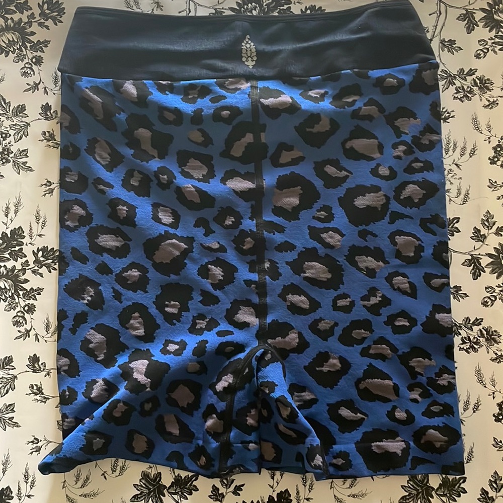 Free People Movement | Seamless shorts medium